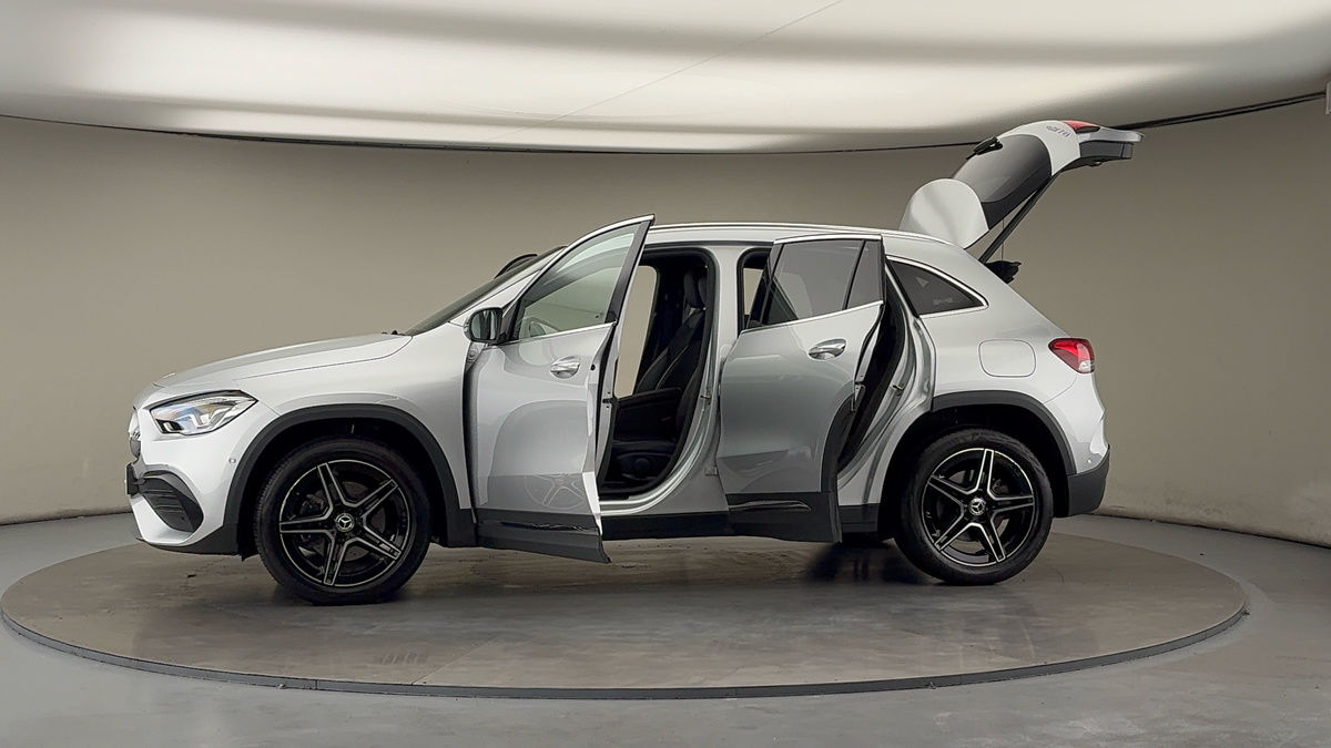 More views of Mercedes-Benz GLA