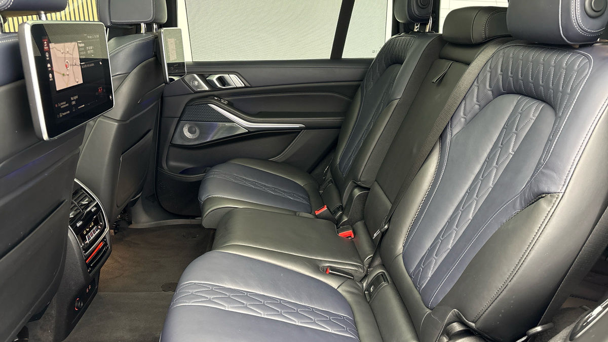 BMW X7 Image 8