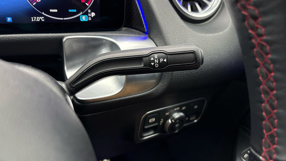 Mercedes-Benz GLB Image 6