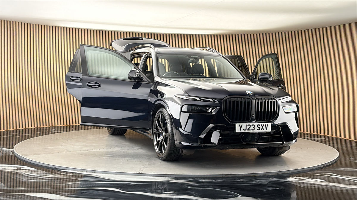More views of BMW X7