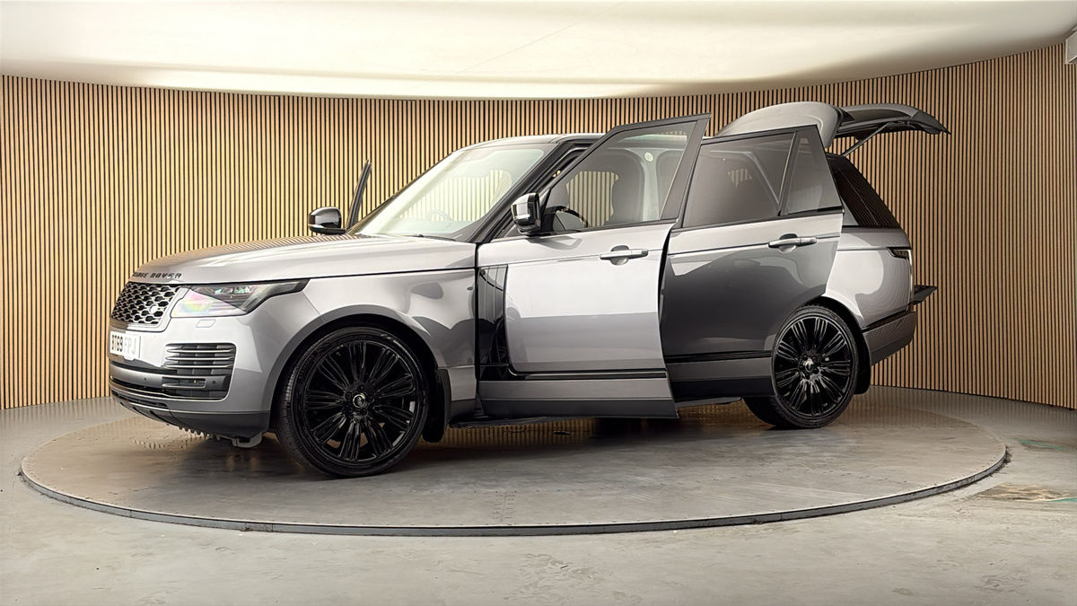 More views of Land Rover Range Rover