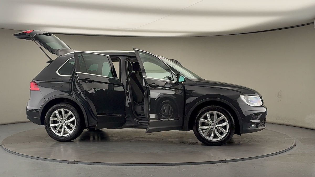 More views of Volkswagen Tiguan