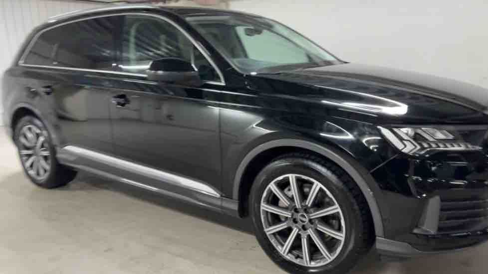 More views of Audi Q7