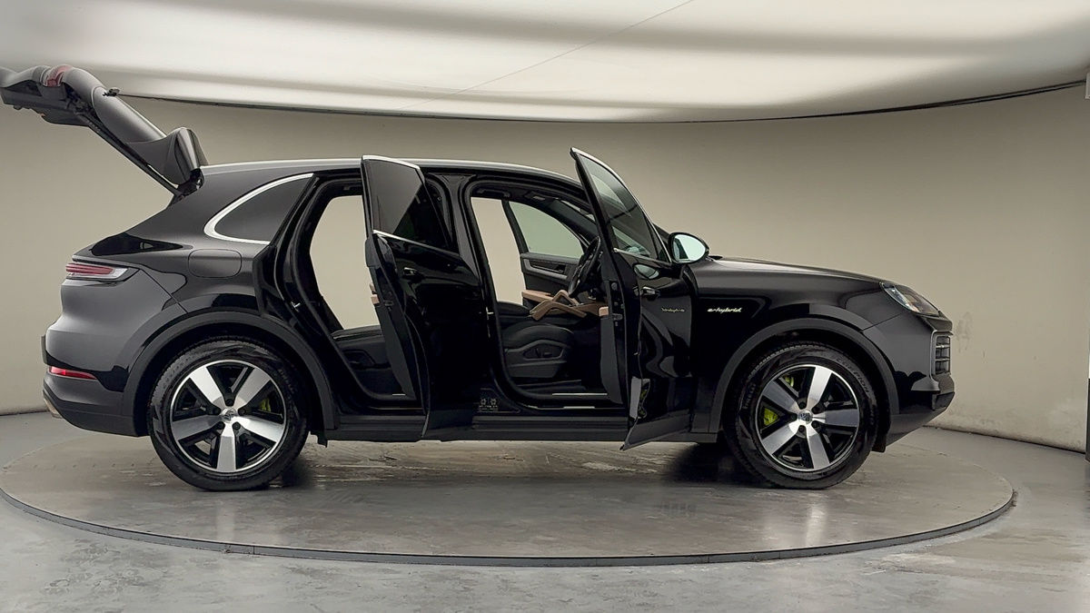 More views of Porsche Cayenne