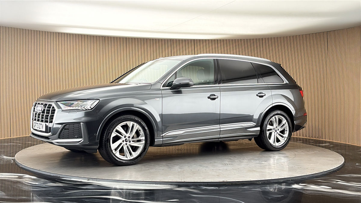 More views of Audi Q7
