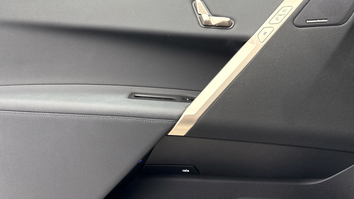 BMW iX Image 19