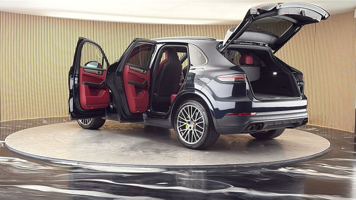 More views of Porsche Cayenne