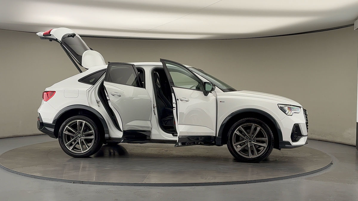 More views of Audi Q3