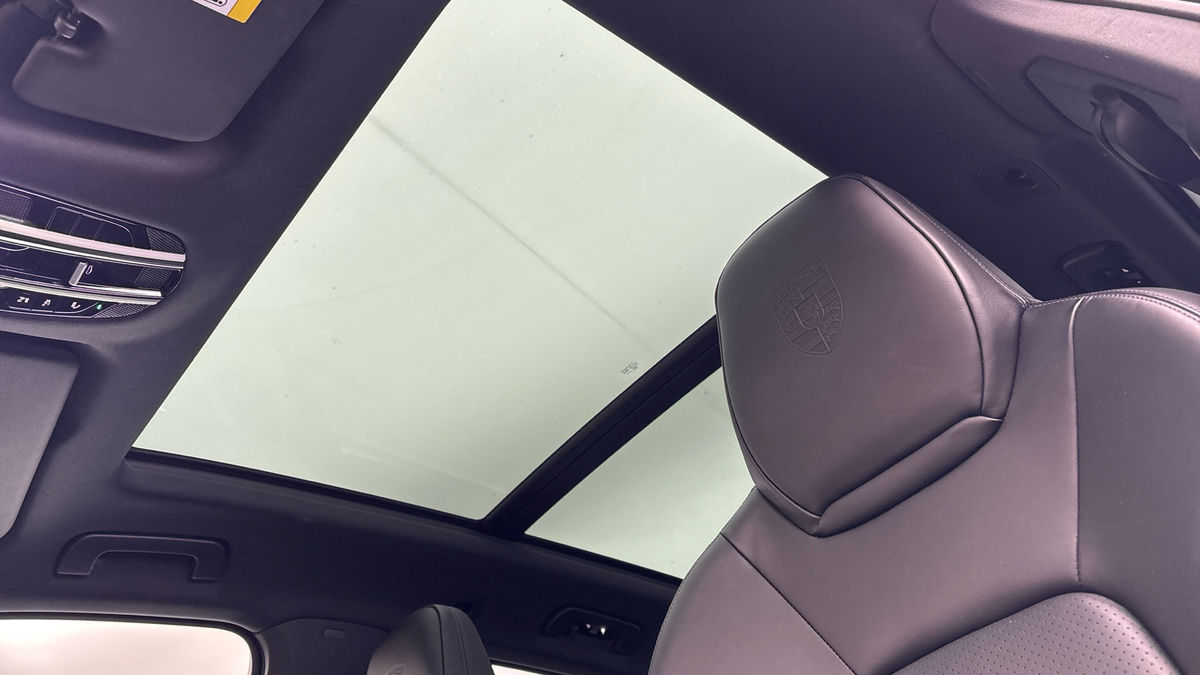 Porsche Cayenne Image 6