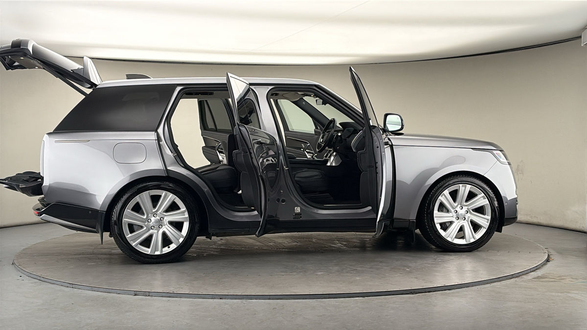 More views of Land Rover Range Rover