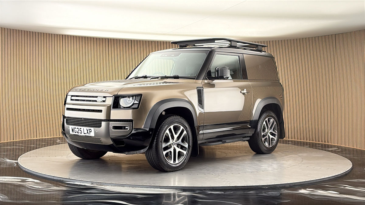 Land Rover Defender 90 Image 20
