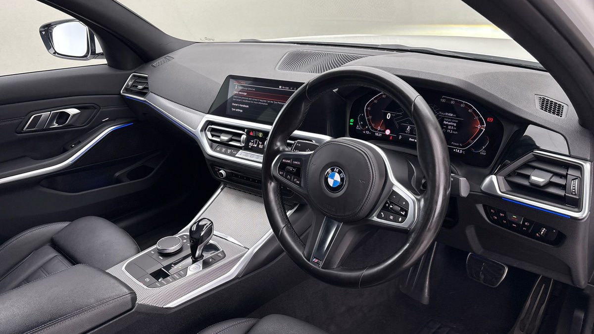 BMW 3 Series Image 5