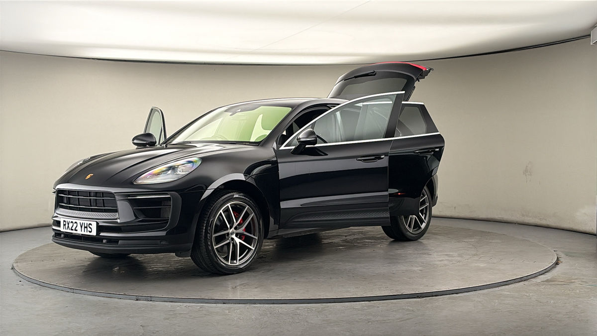 Porsche Macan Image 22