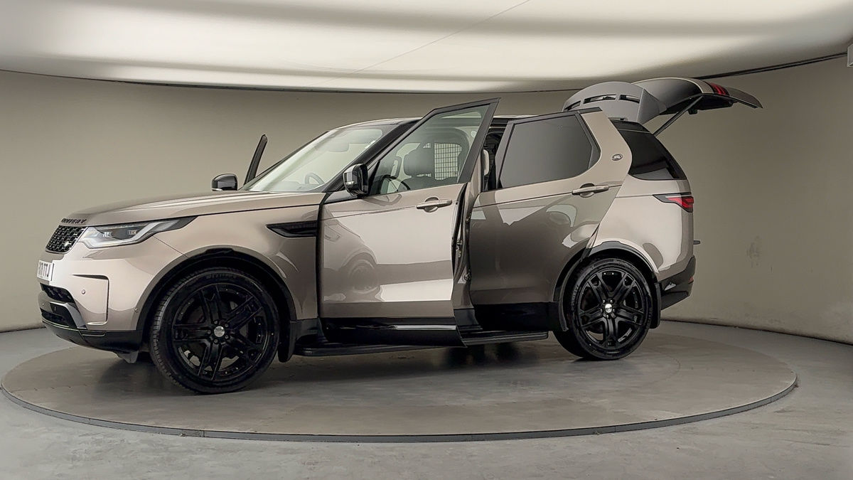 More views of Land Rover Discovery