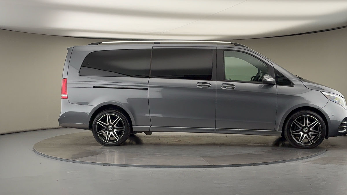Mercedes-Benz V Class Image 16