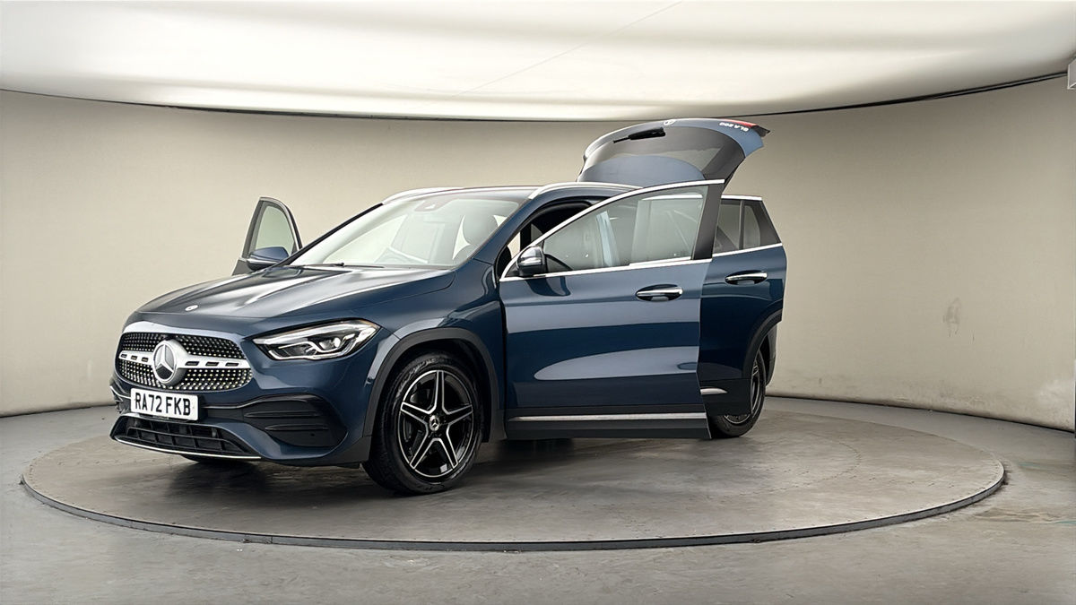 Mercedes-Benz GLA Image 22