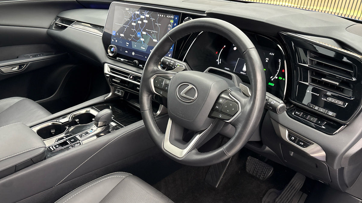 Lexus RX Image 18
