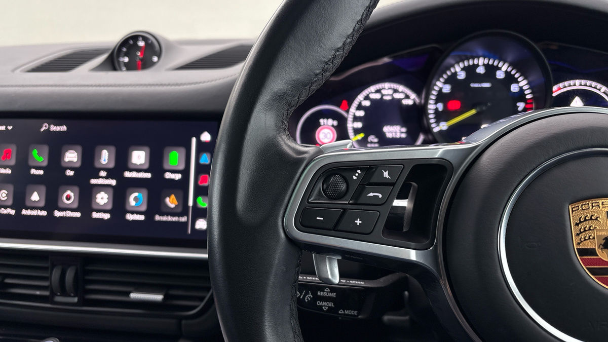 Porsche Cayenne Image 13