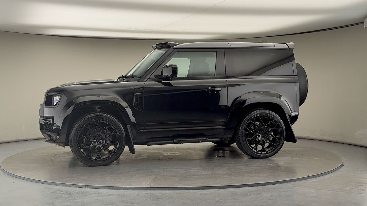 More views of Land Rover Defender 90