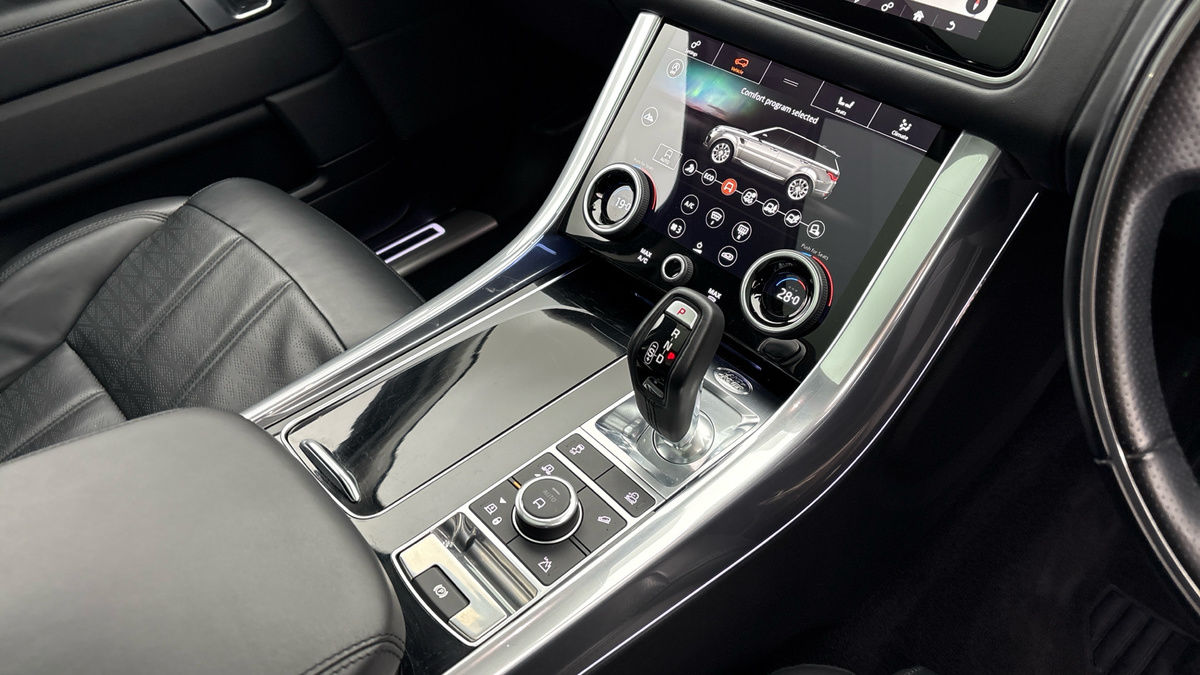 Land Rover Range Rover Sport Image 18