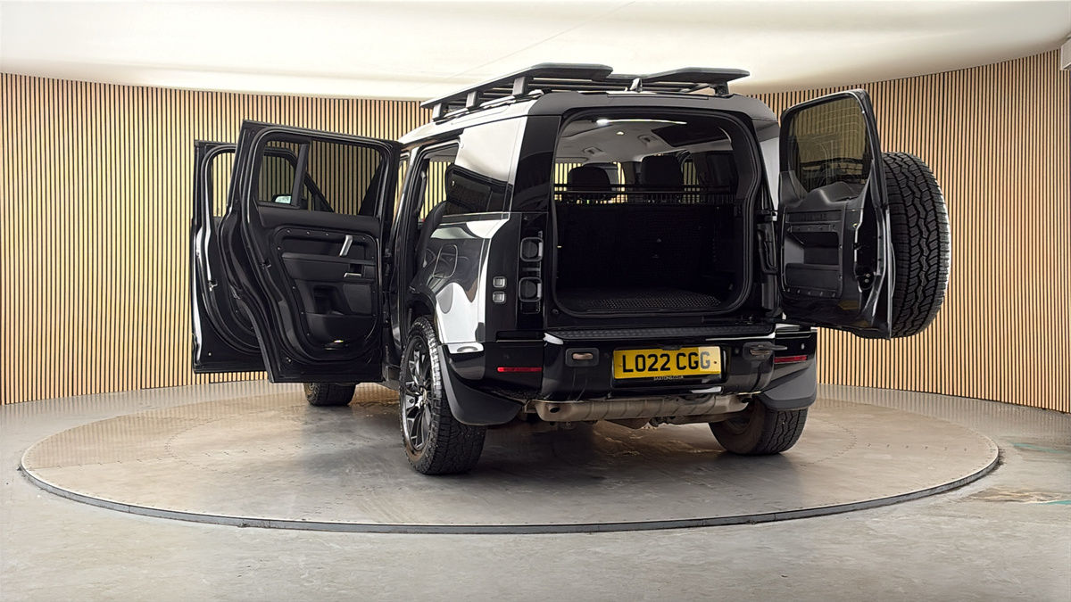 More views of Land Rover Defender 110