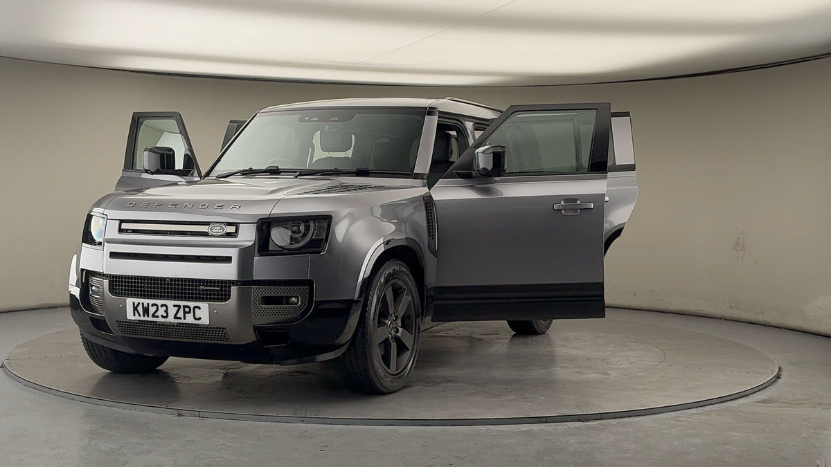 More views of Land Rover Defender 110