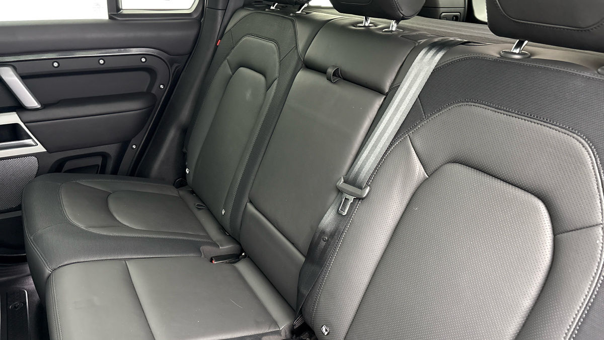 Land Rover Defender 110 Urban Image 8