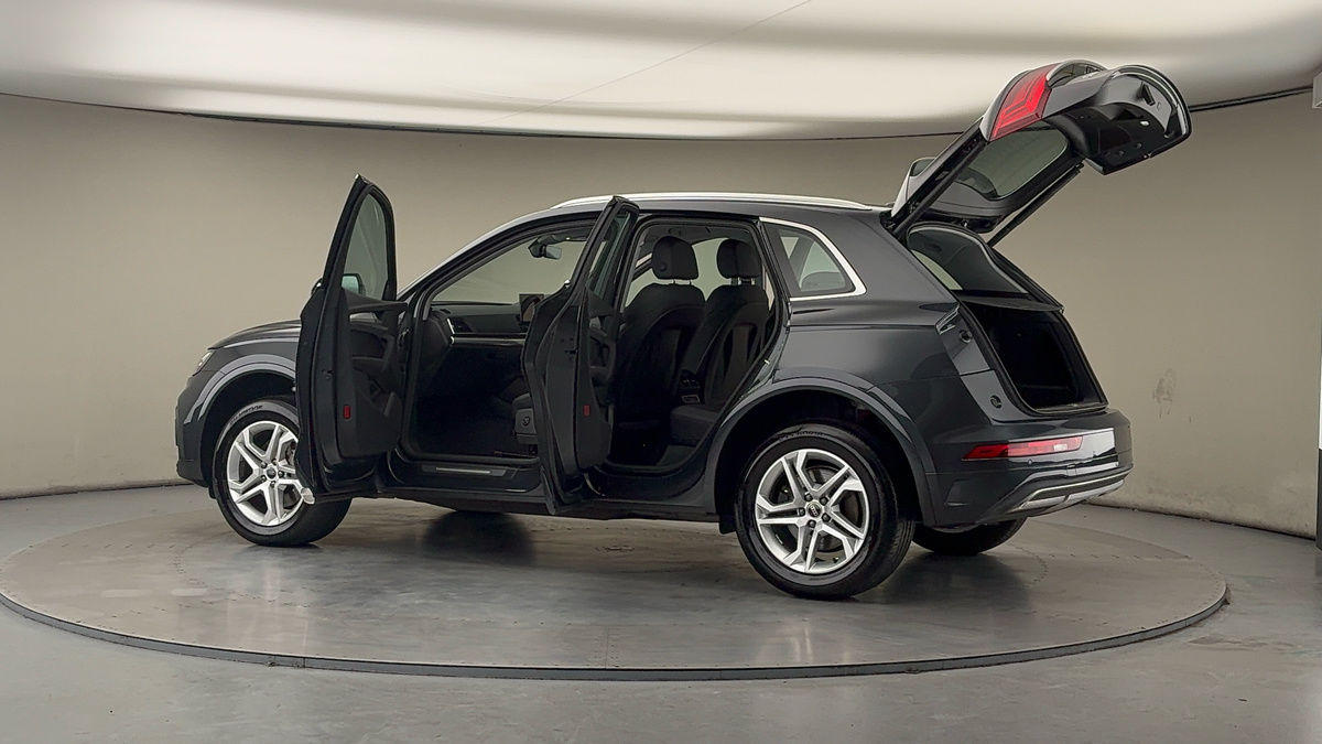 More views of Audi Q5