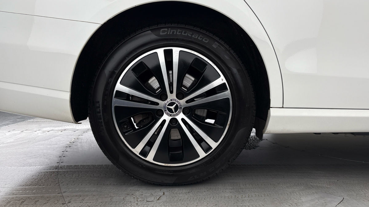 Mercedes-Benz E Class Image 10