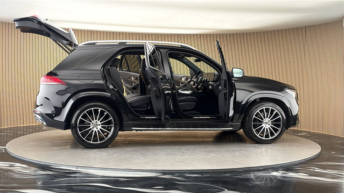 More views of Mercedes-Benz GLE