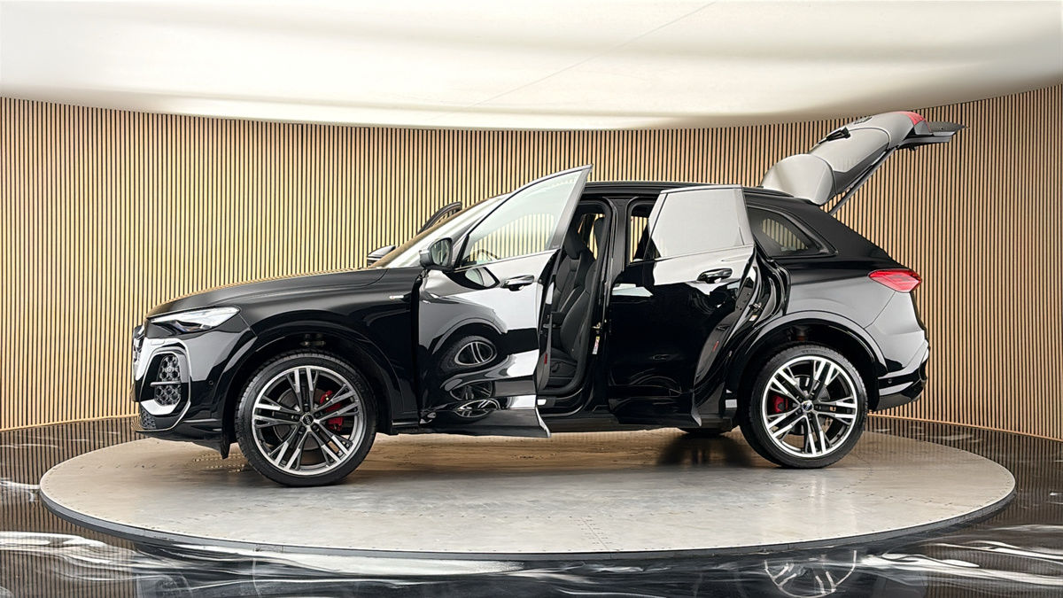 More views of Audi Q5