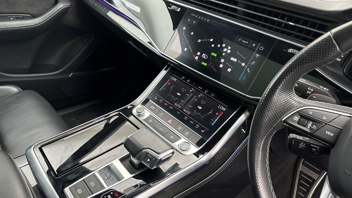 Audi Q7 Image 18