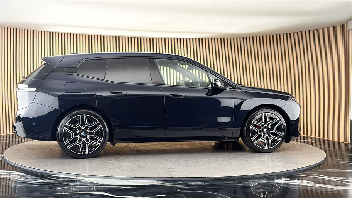 More views of BMW iX