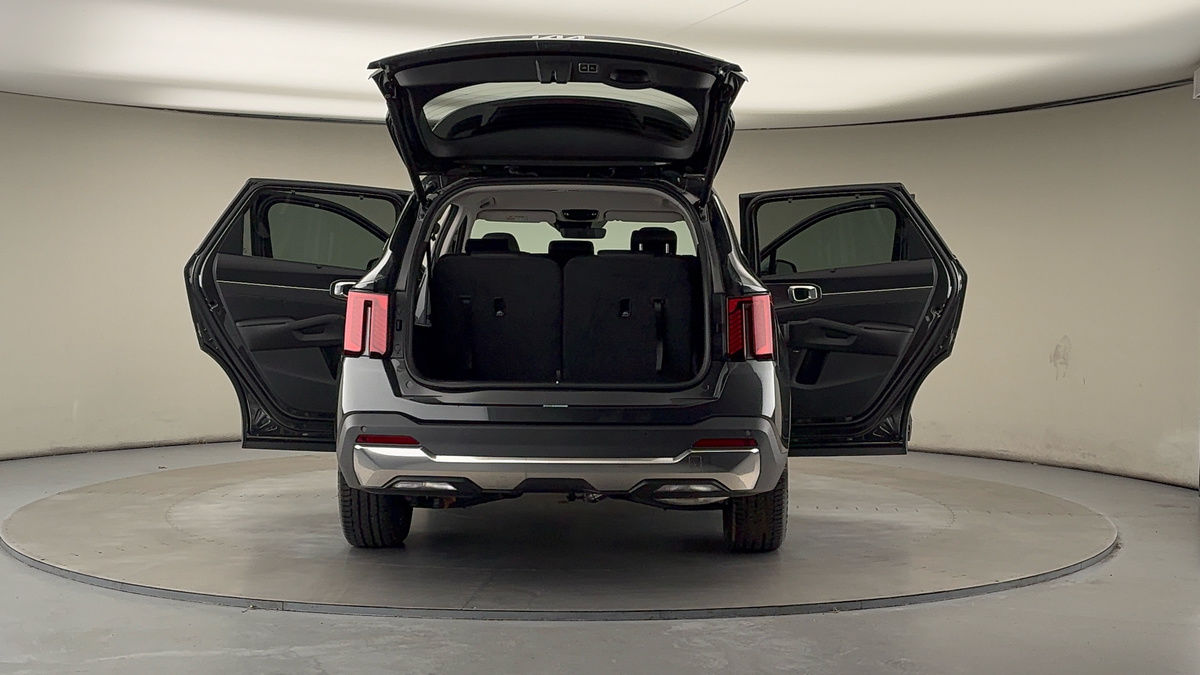 More views of Kia Sorento