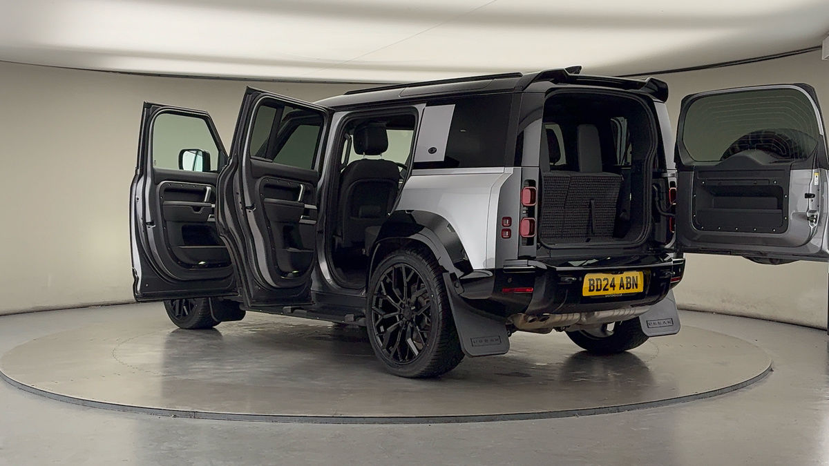 More views of Land Rover Defender 110