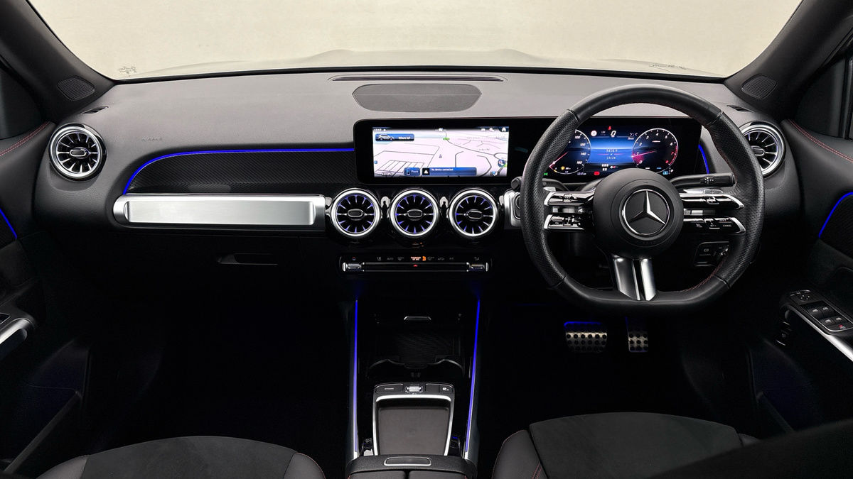 Mercedes-Benz GLB Image 12