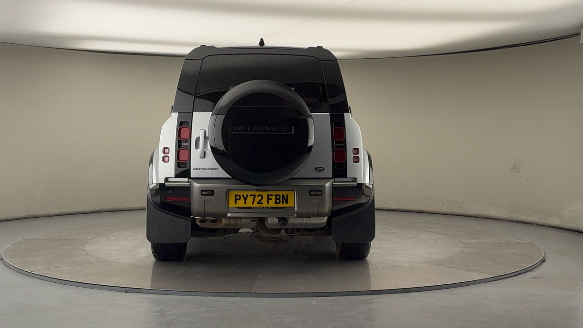 Land Rover Defender 110 Image 4
