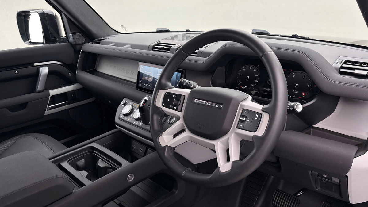 Land Rover Defender 90 Image 5