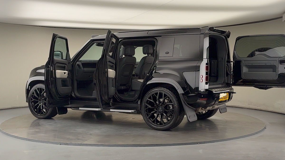More views of Land Rover Defender 110