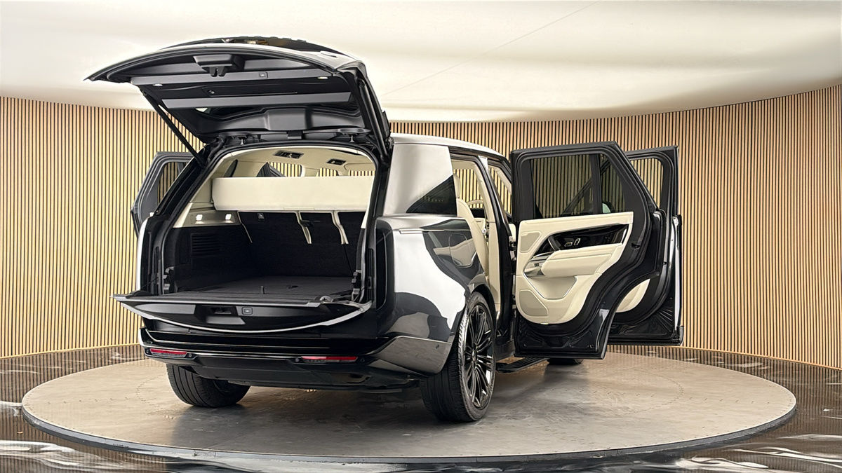 More views of Land Rover Range Rover