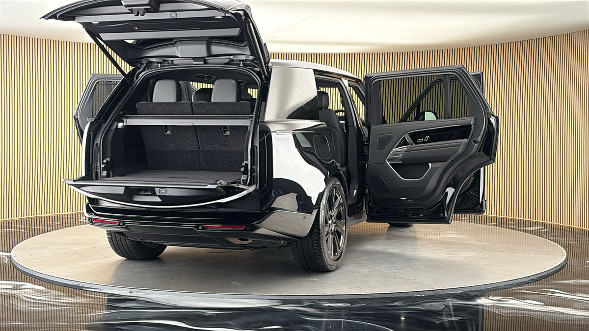 More views of Land Rover Range Rover