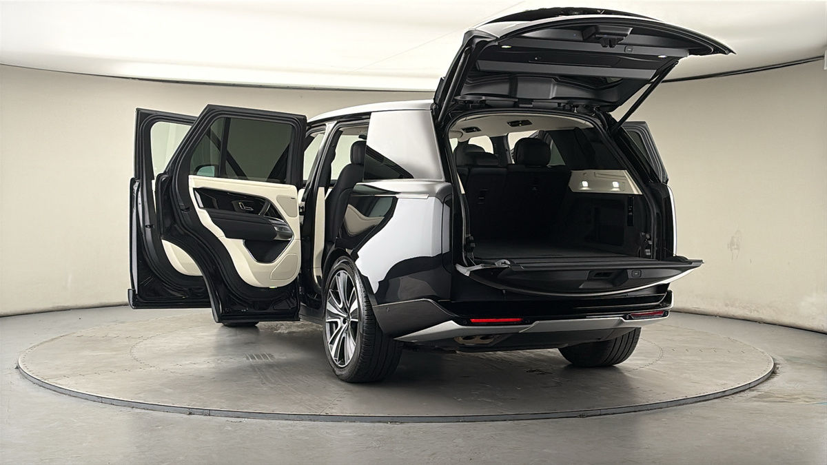 More views of Land Rover Range Rover