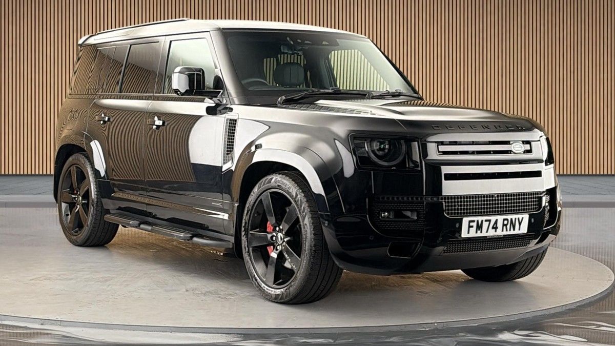Land Rover Defender 110 Sticky Header Image