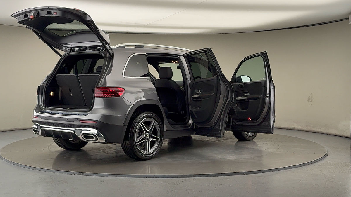 More views of Mercedes-Benz GLB