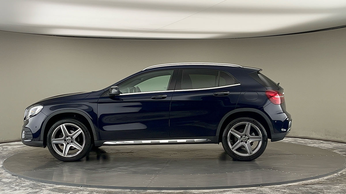 Mercedes-Benz GLA Image 15