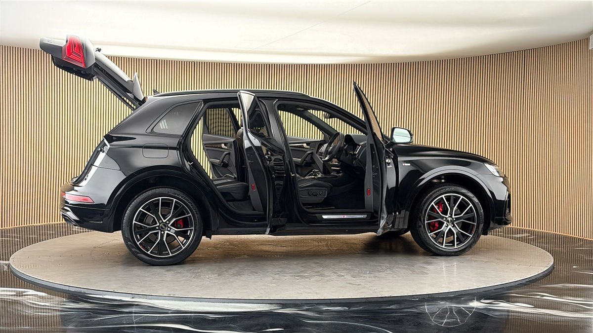 More views of Audi Q5
