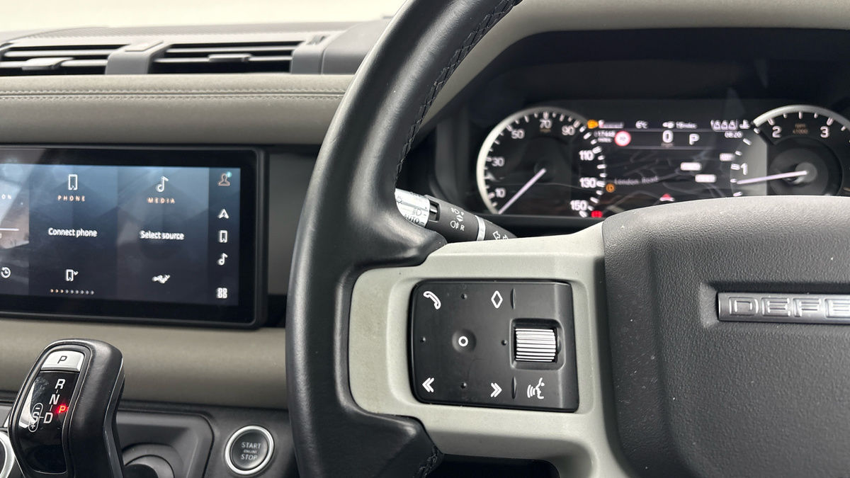 Land Rover Defender 90 Image 13