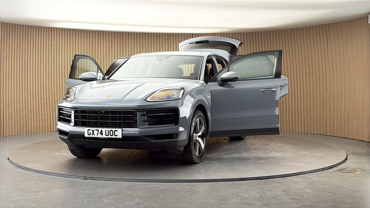 More views of Porsche Cayenne