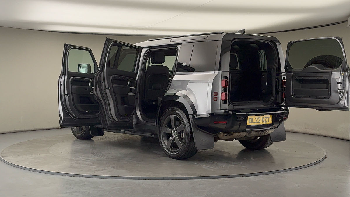 More views of Land Rover Defender 110