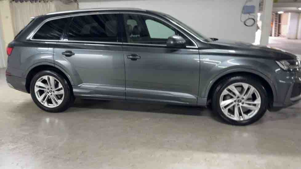 More views of Audi Q7